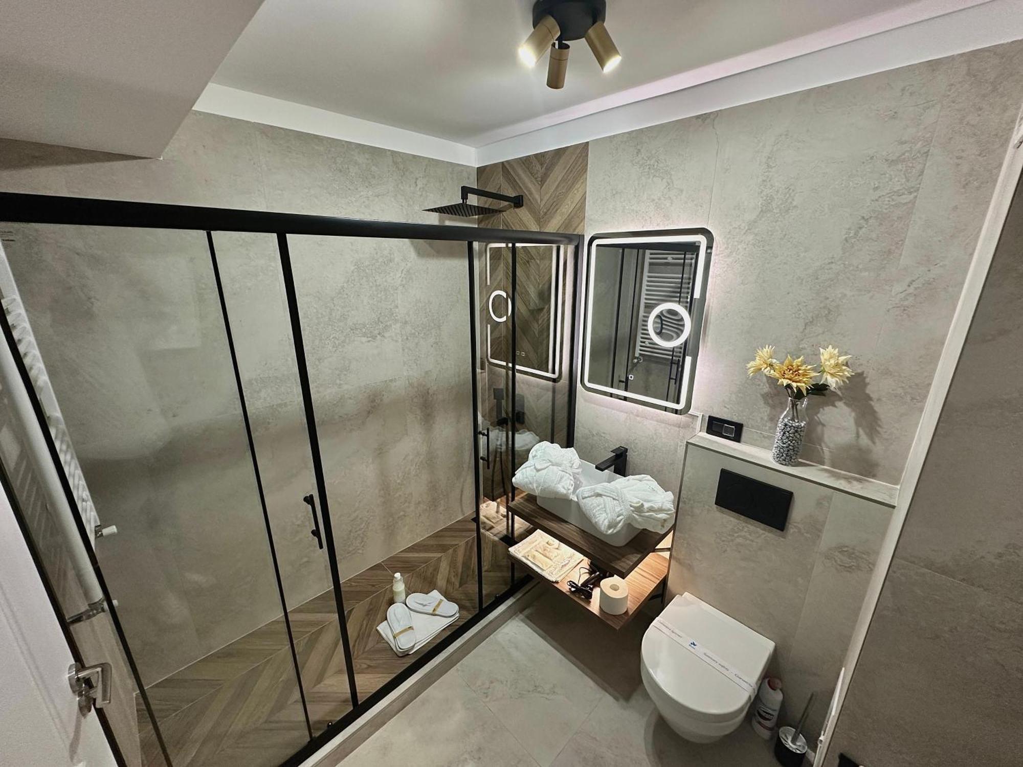 Shiro Apartament *